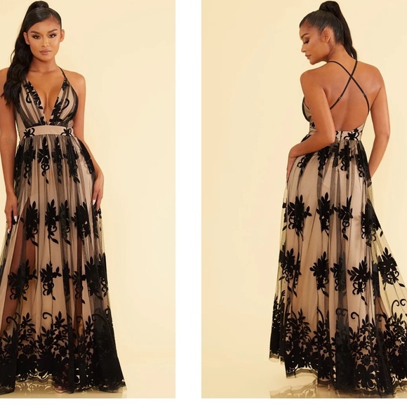 Luxxel Dresses & Skirts - LUXXEL ELEGANT BLACK NUDE FLORAL LACE STRAP DEEP V-NECK GOWN sz S
